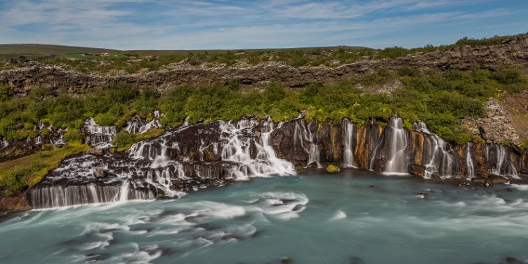 064 IJsland, Hraunfossar.jpg